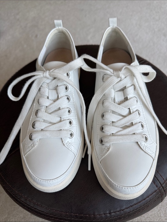 Vionic Shoes - NWOT Vionic Winny White Leather Lace-Up Sneakers SZ 7